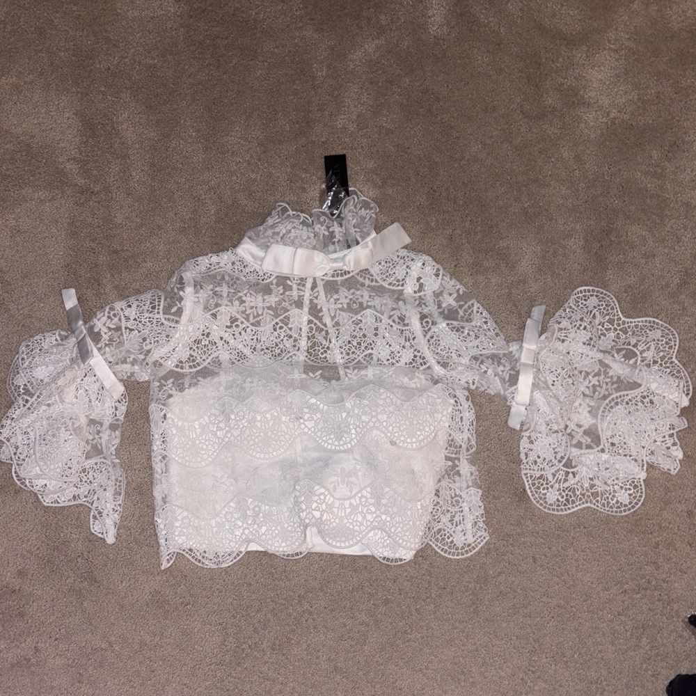 Gracia Elegant White Lace Blouse S